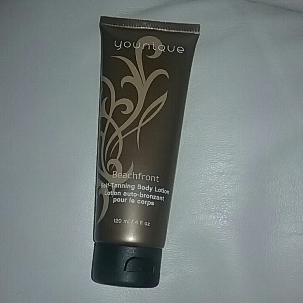 Younique, Beachfront self tanning body lotion